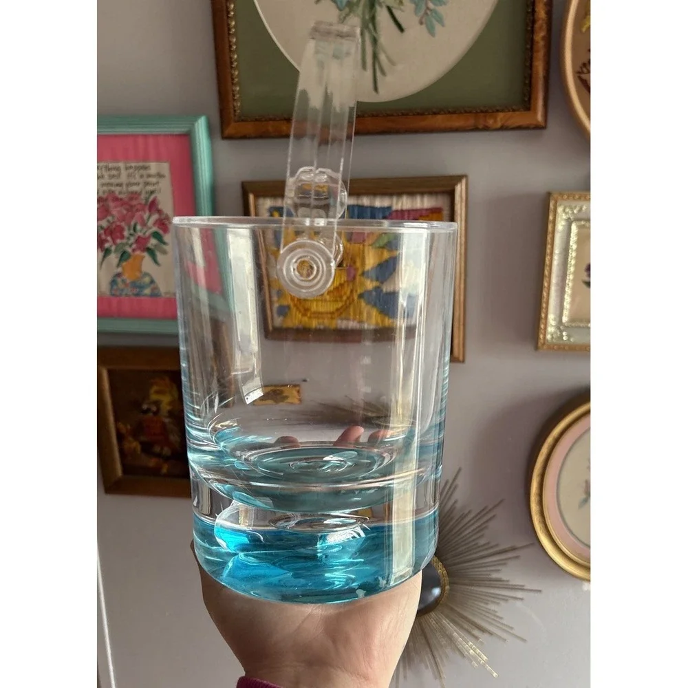 N/A gorgous lucite